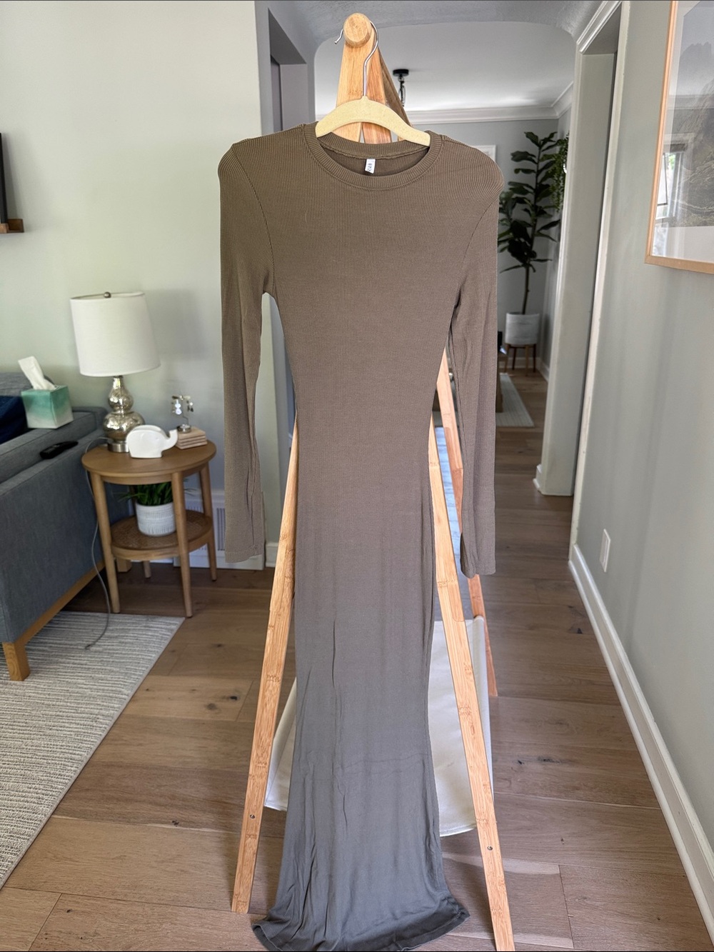 ReoRia Olive Maxi Dress with Long Sleeves